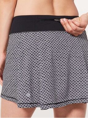 EUC lululemon athletica Black & White Microdot Skort